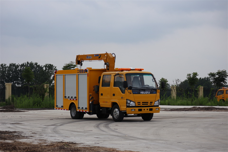 程力佳運(yùn)1000-4000方電力搶修排澇救險(xiǎn)車智能化介紹
