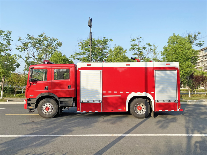 秦皇島市通訊指揮消防車4S店_代理商電話
