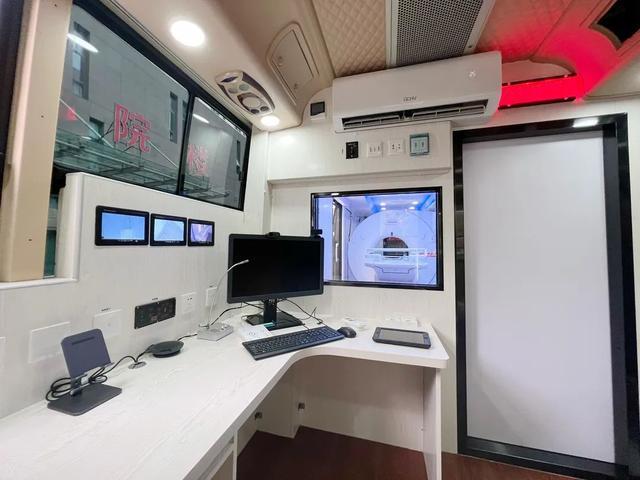 移動(dòng)車載CT車助力江北新區(qū)衛(wèi)生健康局新冠疫情防控工作(圖3) 移動(dòng)車載CT車助力江北新區(qū)衛(wèi)生健康局新冠疫情防控工作(圖3)